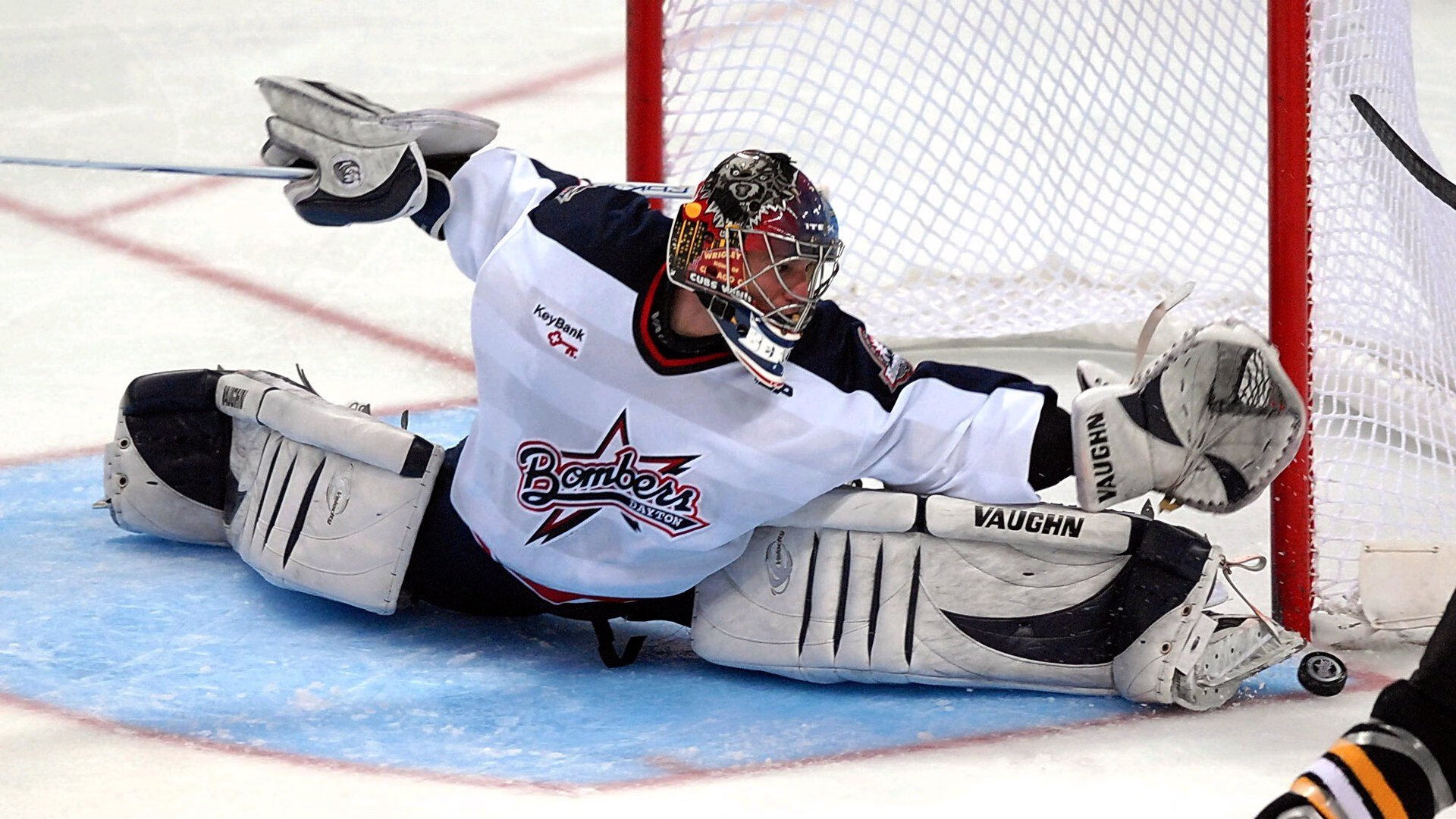 猛龙险胜骑士，哈登关键回合不手软，一场定义季后赛的经典之战