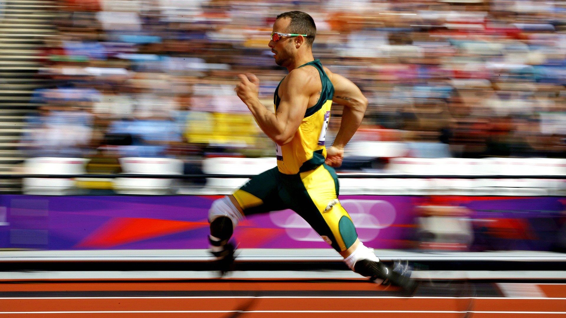 历史性颠覆,索伯奇迹夜,佩雷兹率队横扫迈凯伦登顶