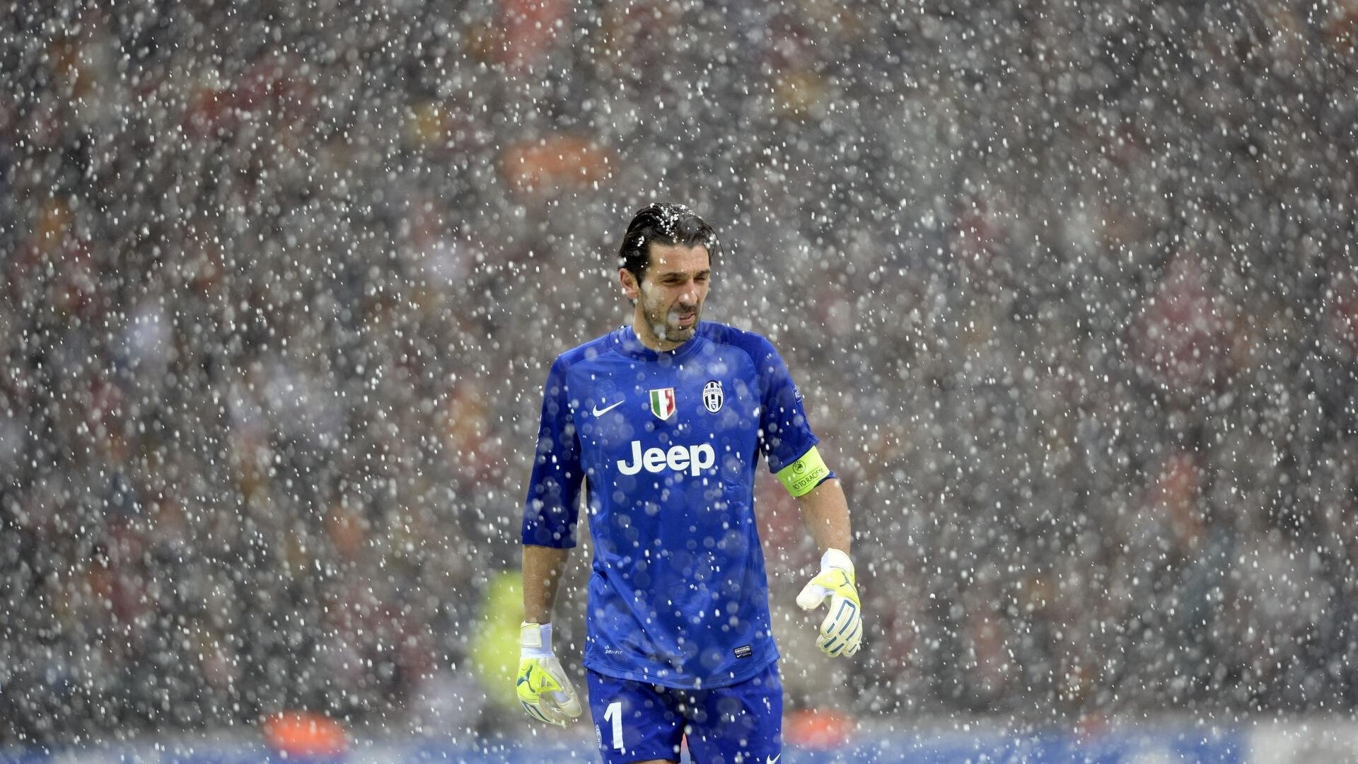 赛道与封锁线，F1新赛季揭幕战背后的地缘博弈